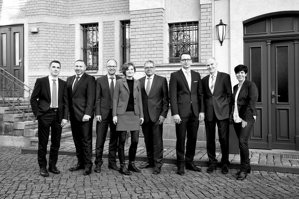 Partner von KMS Krauß | Mäckler | Partner Die Partner von KMS Krauß | Mäckler | Partner – Rechtsanwälte Steuerberater Wirtschaftsprüfer – Zwickau Chemnitz Hof