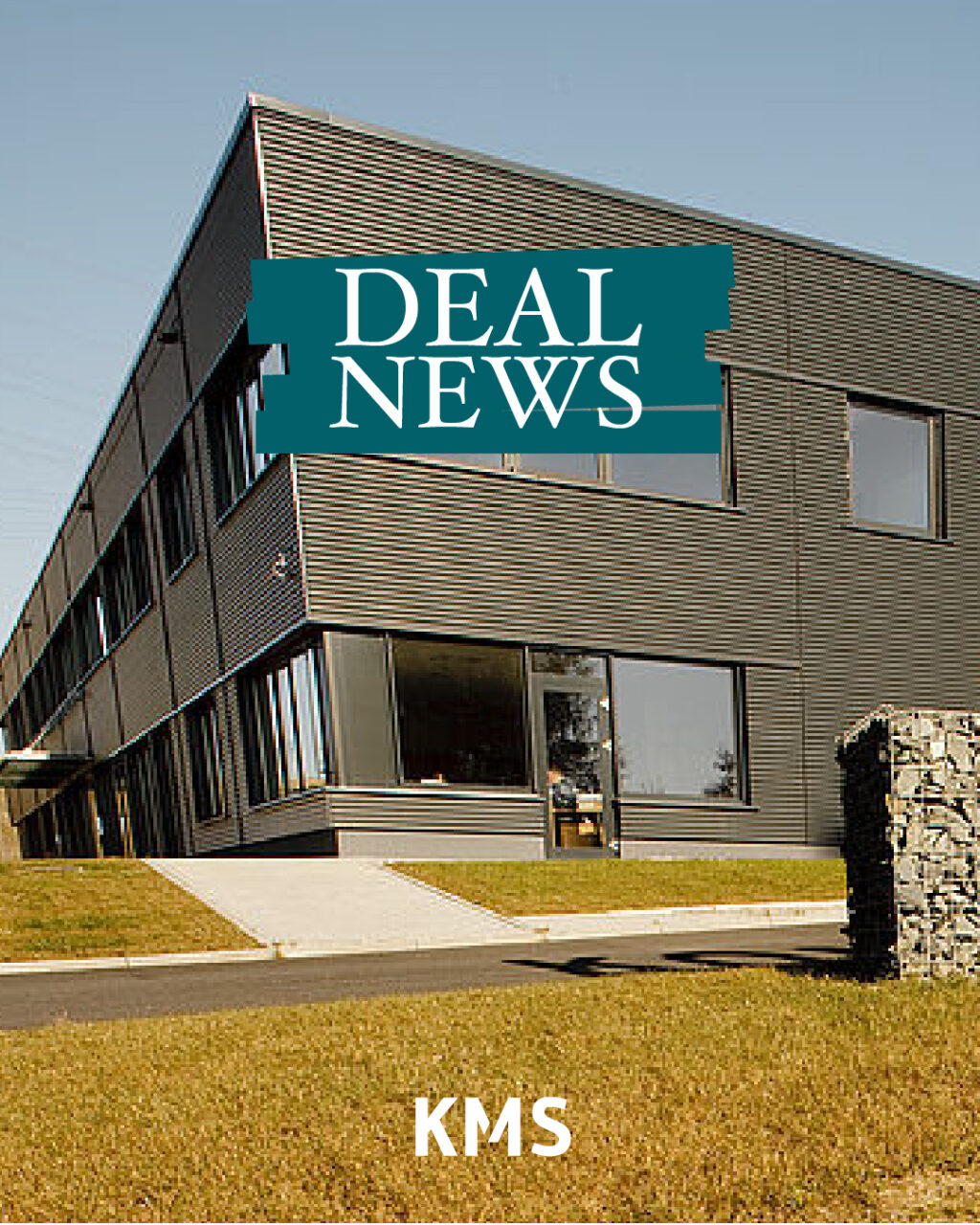 Deal News mit dem Firmengebäude der der Komitec electronics GmbH in Zwönitz